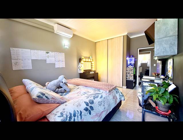 4 BEDROOM FREEHOLD FOR SALE IN SABLE HILLS
